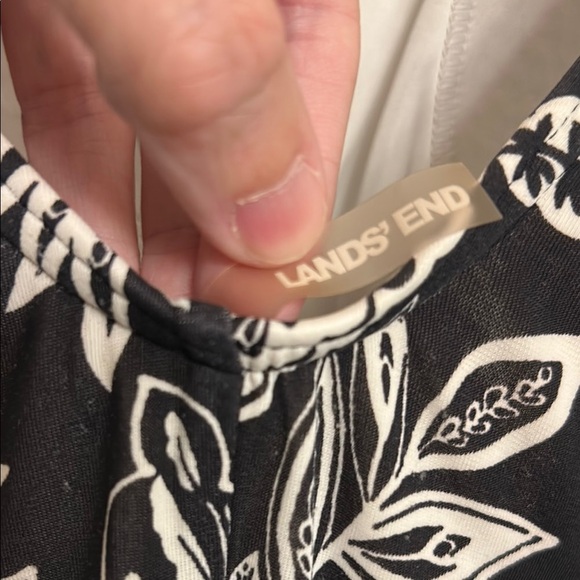 Lands End Women One Piece Black and White Floral Swimsuit Size 8P - Picture 4 of 5